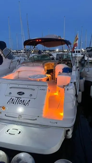 Alquiler Vacacional Barco / Desayuno Incluido Hotel Benalmádena Hotel en barco